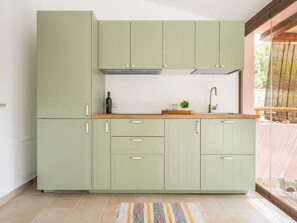 Cabinetry, Gebäude, Countertop, Schublade, Küche, Holz, Haus, Flooring, Fussboden, Sinken