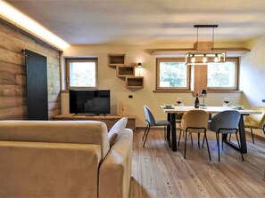 Möbel, Eigentum, Tabelle, Bilderrahmen, Couch, Stuhl, Fenster, Holz, Wohnzimmer, Interior Design