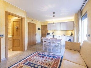 Interior Design, Flooring, Holz, Möbel, Fussboden, Decke, Zimmer, Wohnzimmer, Stuhl, Hartholz