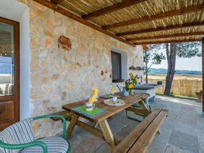 Table, Furniture, Plant, Building, Wood, Interior Design, Window, Outdoor Furniture, Tree, Floor