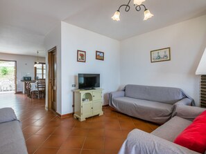 Möbel, Pflanze, Couch, Holz, Bilderrahmen, Interior Design, Fussboden, Flooring, Wohnzimmer