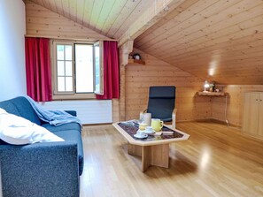 Building, Window, Wood, Curtain, Comfort, Architecture, Flooring, Living Room, Floor, Hardwood
