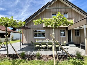 Plante, Ciel, Bâtiment, Nuage, Fenêtre, Maison, Lot Terre, Arbre, Ombre, Porte