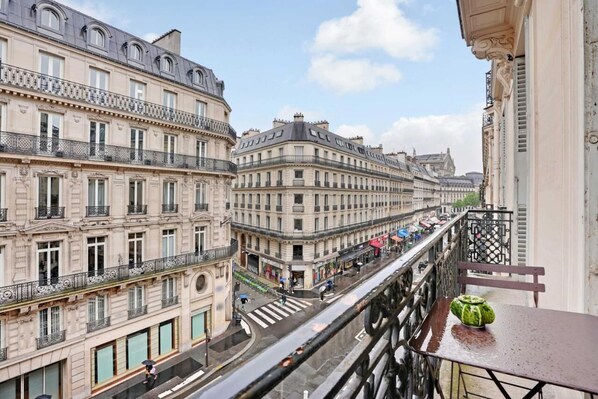 Rue La Fayette-Elegant apt with terrace
