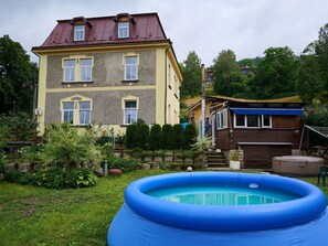 Plante, Bâtiment, Propriété, Fenêtre, Ciel, Bleu, La Nature, Maison, Arbre, Architecture
