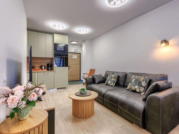 Tabelle, Möbel, Eigentum, Couch, Azurblau, Holz, Wohnzimmer, Interior Design, Fussboden, Komfort