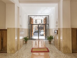 Propriété, Bâtiment, Plante, Bois, Plante D'Appartement, Architecture, Design Intérieur, Sol, Salle, Sol