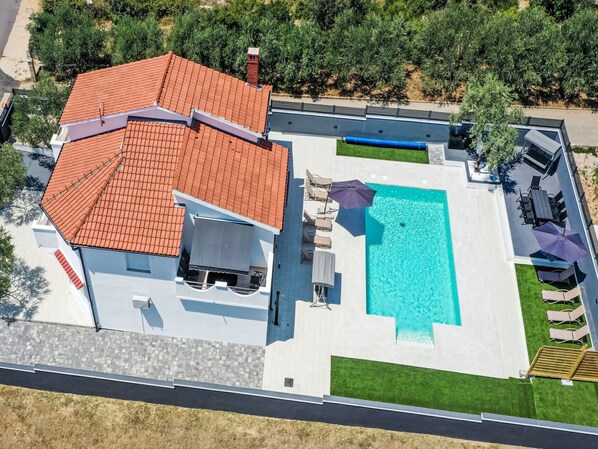 Piscine, Zone Résidentielle, Maison, Domicile, Recours, Toit, Biens, Composite, Loisir, Eco Hôtel
