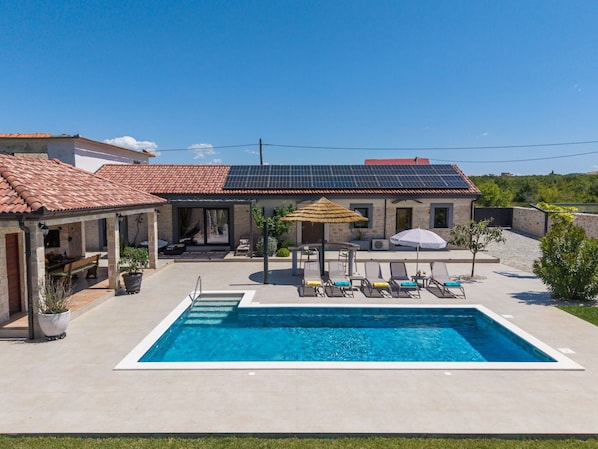 Swimming Pool, Residential Area, Resort, House, Estate, Outdoor Furniture, Home, Composite Material, Eco Hotel, Flagstone