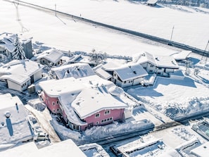 Gebäude, Schnee, Haus, Transportart, Einfrieren, Urban Design, Wohngebiet, Nachbarschaft, Landschaft, Steigung
