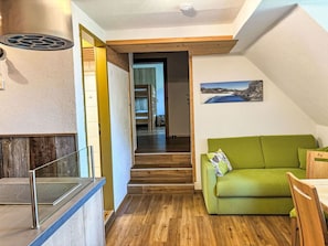 Propriété, Canapé, Bois, Design Intérieur, Architecture, Porte, Sol, Sol, Salle, Salon