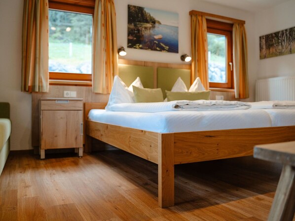 Eigentum, Möbel, Komfort, Bilderrahmen, Holz, Interior Design, Bettrahmen, Die Architektur, Schatten, Fenster
