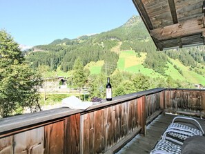 Sky, Mountain, Wood, Tree, Fence, Plant, Porch, Leisure, Landscape, Cottage