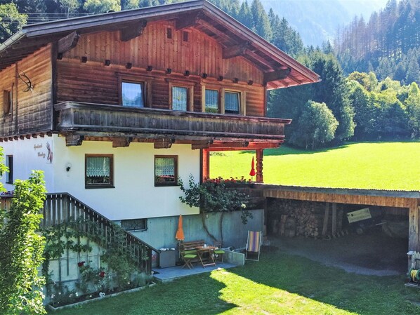 Plant, Building, Property, Window, Green, Nature, Tree, House, Architecture, Cottage