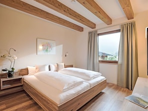 Interior Design, Möbel, Holz, Flooring, Bett, Fussboden, Schlafzimmer, Decke, Bedding, Zimmer