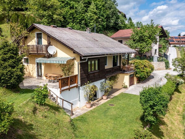 Gebäude, Haus, Dach, Wohngebiet, Zuhause, Hütte, Strauch, Ländliches Gebiet, Menschliche Siedlung