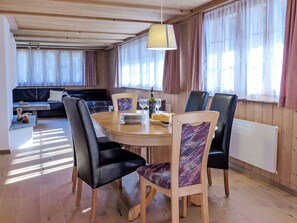Möbel, Tabelle, Stuhl, Fenster, Vorhang, Couch, Holz, Wohnzimmer, Komfort, Schatten