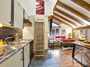 Cabinetry, Évier, Bois, Design Intérieur, Architecture, Sol, Sol, Comptoir, Cuisine, Immobilier