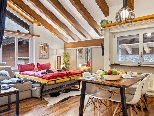 Möbel, Tabelle, Eigentum, Couch, Holz, Gebäude, Fenster, Interior Design, Orange, Die Architektur
