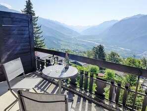 Ciel, Plante, Nuage, Bâtiment, Fenêtre, Arbre, Paysage Naturel, Lot Terre, Maison, Chalet