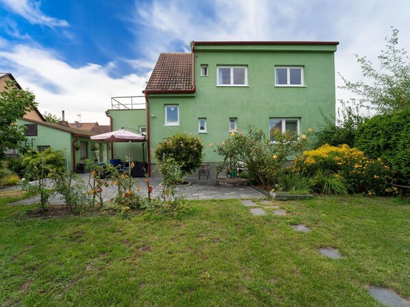 Sky, Plant, Cloud, Building, Window, Tree, Natural Landscape, Land Lot, House, Cottage