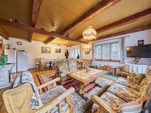 Couch, Picture Frame, Wood, Building, Living Room, Interior Design, Flooring, Ceiling, Window, Chair