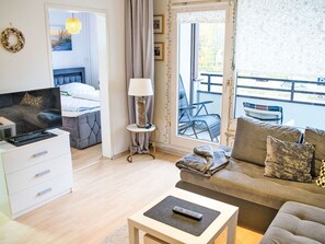 Meubles, Design Intérieur, Sol, Sol, Pièce, Bois, Canapé, Salon, Textile, Appartement