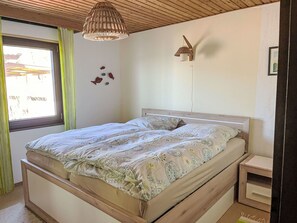 Ciel, Plante, Bâtiment, Fenêtre, Arbre, Bois, Lot Terre, Chalet, Maison, Paysage