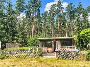Himmel, Pflanze, Gebäude, Fenster, Baum, Holz, Grundstueck, Hütte, Haus, Landschaft