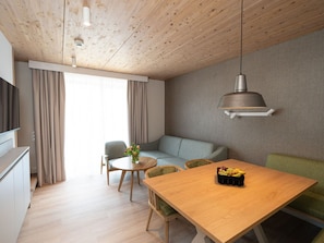 Ciel, Plante, Bâtiment, Fenêtre, Arbre, Bois, Lot Terre, Chalet, Maison, Paysage