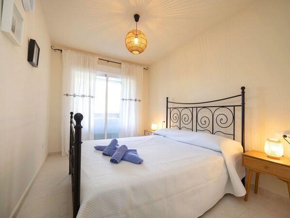 Furniture, Comfort, Azure, Building, Wood, Interior Design, Floor, Flooring, Bed, Wall