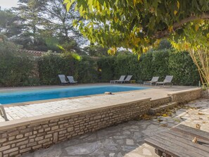 L'Eau, Plante, Propriété, Piscine, Botanique, Ombre, Arbre, Plan D'Eau, Mobilier De Jardin, Herbe