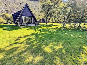 Pflanze, Natur, Blatt, Natürliche Landschaft, Baum, Grundstueck, Gras, Sonnenlicht, Haus