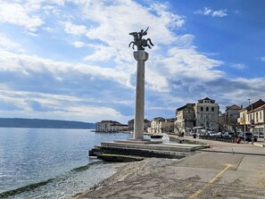 Water, Waterway, Channel, Lake, Coast, Resort Town