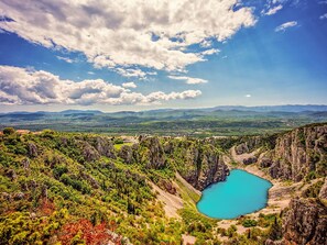 Nuage, Ciel, L'Eau, Montagne, Plante, Écorégion, Bleu Azur, Paysage Naturel, Environnement Naturel, Montagnes