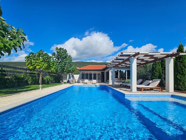 Piscine, Bleu, Recours, Composite, Eco Hôtel, Ombre, Mobilier De Jardin, Loisir, Thermes, Caractéristique De L'Eau
