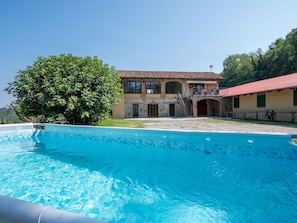 Wasser, Himmel, Gebäude, Schwimmbad, Pflanze, Azurblau, Baum, Haus, Freizeit, Aqua