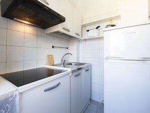Propriété, Evier, Évier, Bâtiment, Robinet, Cabinetry, Maison, Sol, Cuisine, Matériel De La Propriété