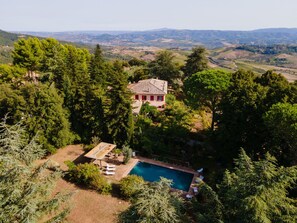 Ciel, Plante, Communauté Des Plantes, Bâtiment, Arbre, Bleu Azur, Paysage Naturel, Montagne, Végétation, Plan D'Eau