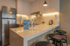 Kitchen bar