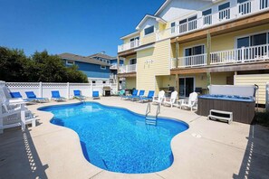 Spacious Backyard Pool and Hot Tub