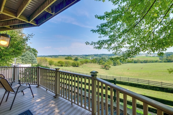 Millersburg Vacation Rental | 2BR | 2BA | 1 Step Required | 1,600 Sq Ft