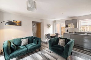 Shipwright Lodge, Whitby - Host & Stay