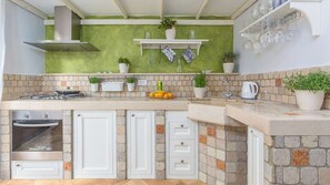 The kitchen of Casa Dvi Mendule