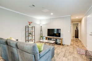 Living Area | Queen Sleeper Sofa | Smart TV | Board Games