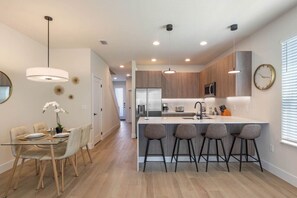 Dining Room and Kitchen Bar #Disney #Parks #Townhouse #Vacation #Rental #Orlandoarea#Clermont#Universal#Citywalk#Legoland#Shortstay#Longstay