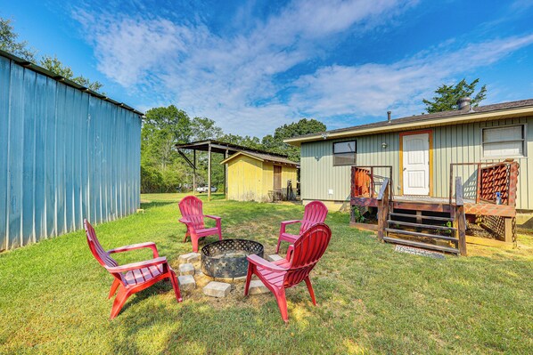 Royal Vacation Rental | 3BR | 1BA | Stairs Required | 1,200 Sq Ft