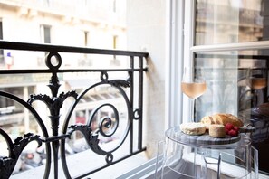 make  unforgettable memories in your very own Parisian apartment!
