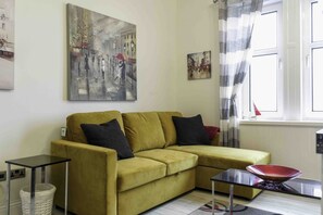 Living Room / Lounge