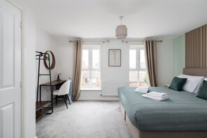 Master bedroom with super king size bed and en-suite